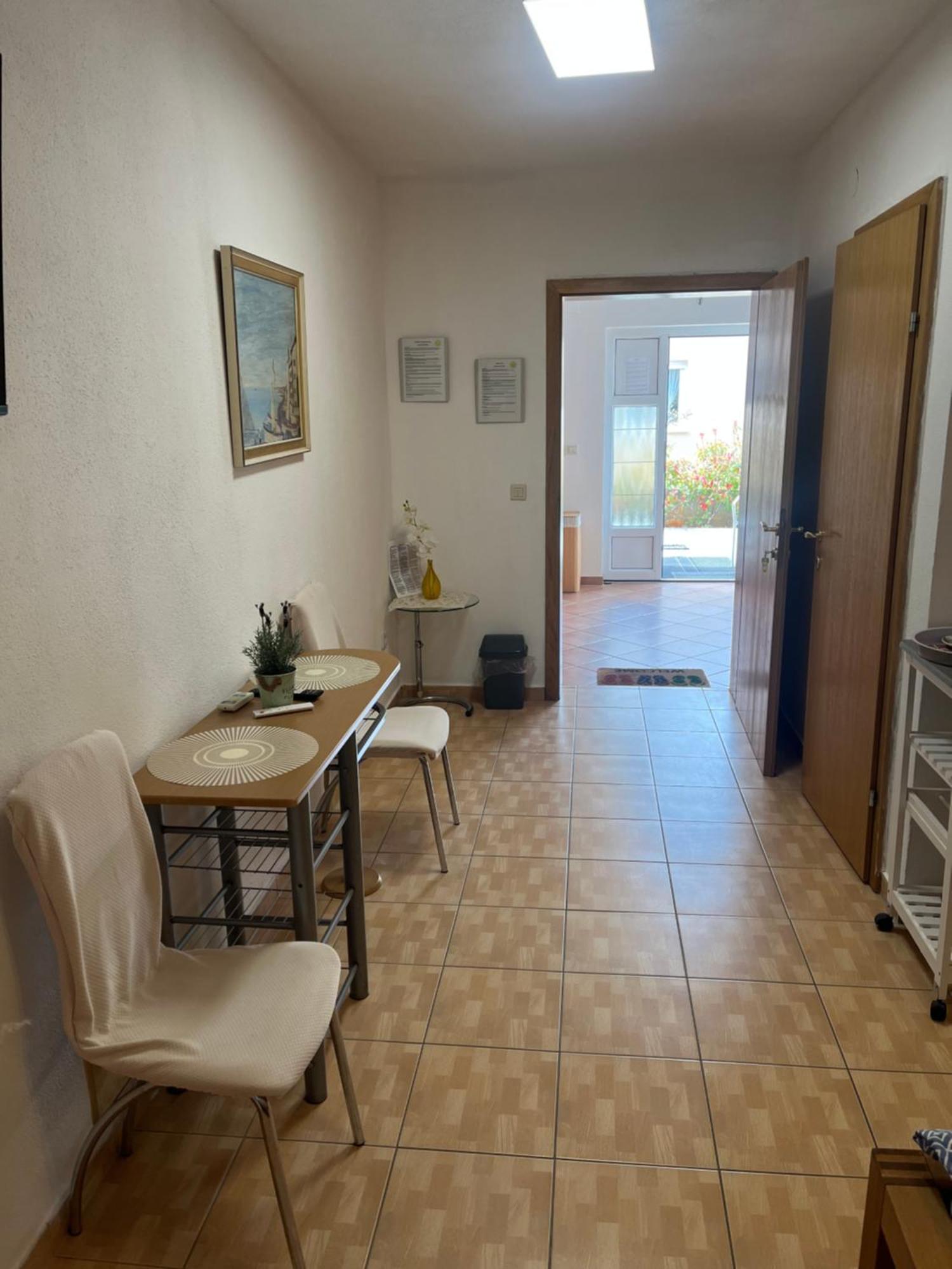 Apartments Marija Malinska Luaran gambar