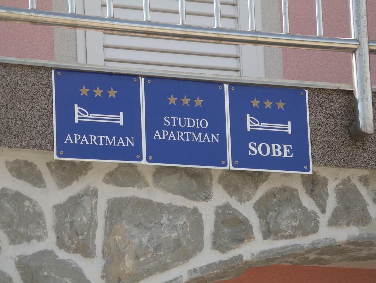 Apartments Marija Malinska Luaran gambar